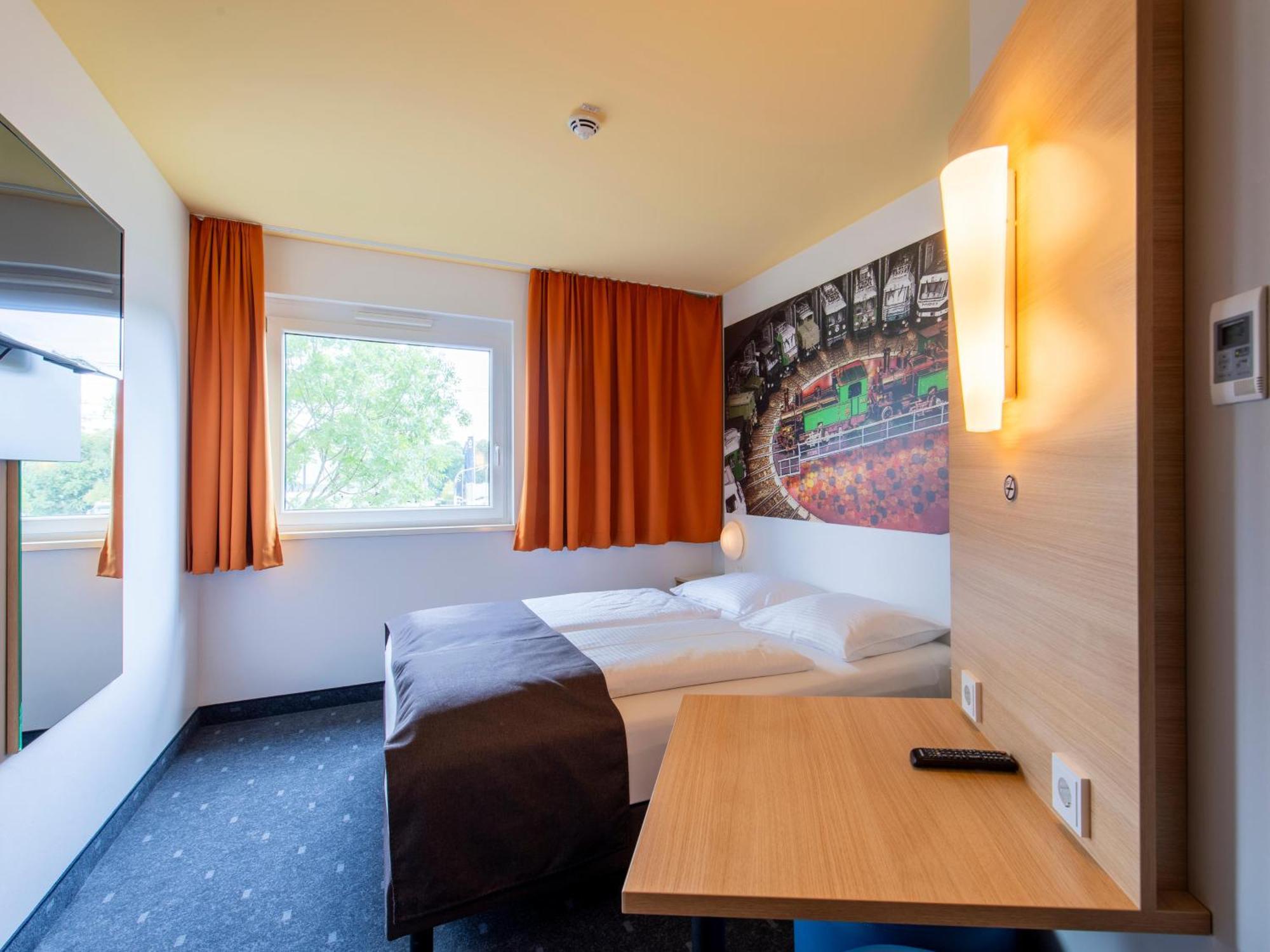 B&B Hotel Augsburg-Sued Exterior foto